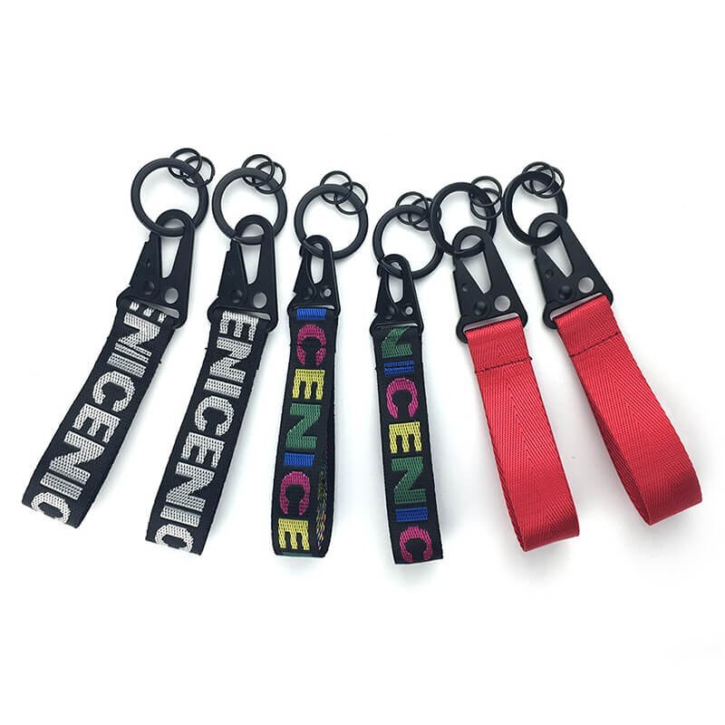 llavero de tela bordado