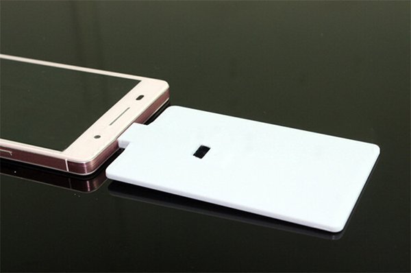 How to Use a Card-shaped USB Drive on a Mobile Phone