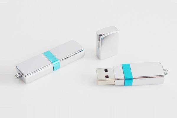 Metal plug-in USB drive