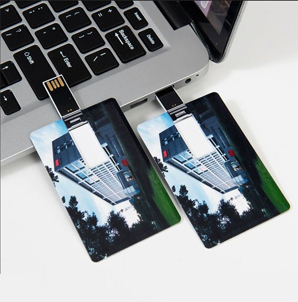 What are the Features of a Credit Card Flash Drive