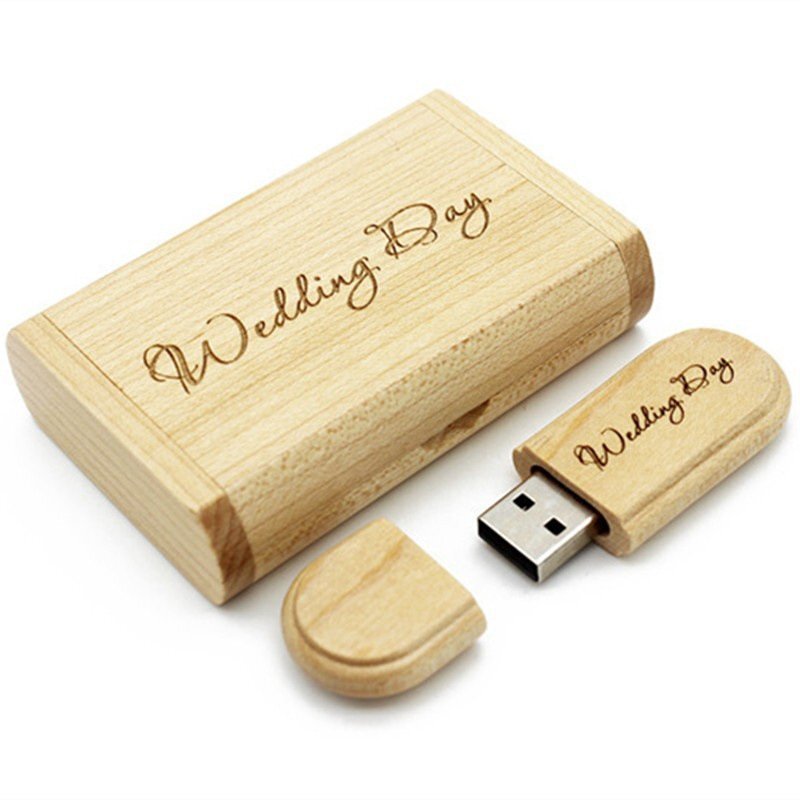 memoria USB de madera alargada en forma de oliva personalizada